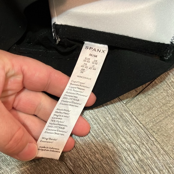 SPANX Bra size Medium - Picture 5 of 5